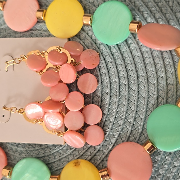 FUN COLORFUL MIXIT BRAND WOMEN'S FASHION JEWELRY BUNDLE - Picture 5 of 9